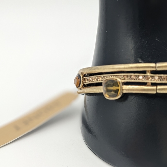 Monet vintage stretch bracelet. - Picture 8 of 10